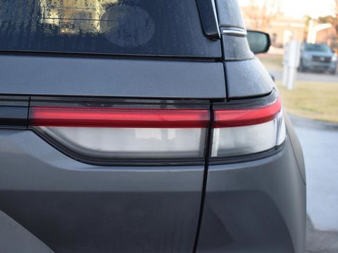 Used 2024 Jeep Grand Cherokee Laredo w/ Trailer Tow Package image 9