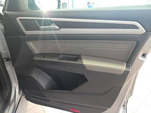 Used 2023 Volkswagen Atlas SE image 14