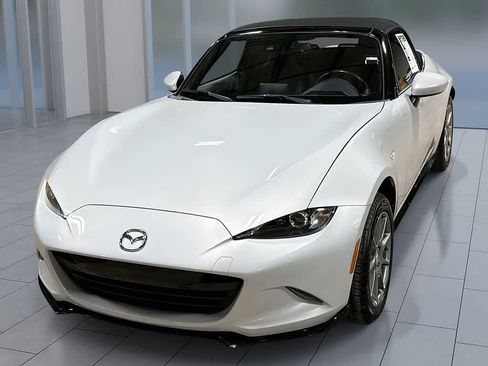 Used 2017 MAZDA MX-5 Miata Grand Touring w/ Appearance Package image 1