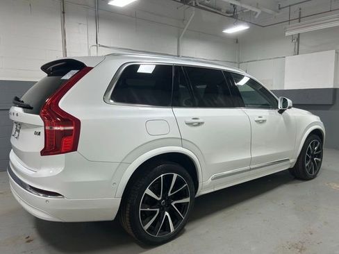Used 2023 Volvo XC90 B6 Plus image 3