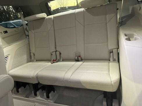 Used 2025 Cadillac Escalade Premium Luxury Platinum w/ LPO, Floor Liner Package AWD/4WD image 30