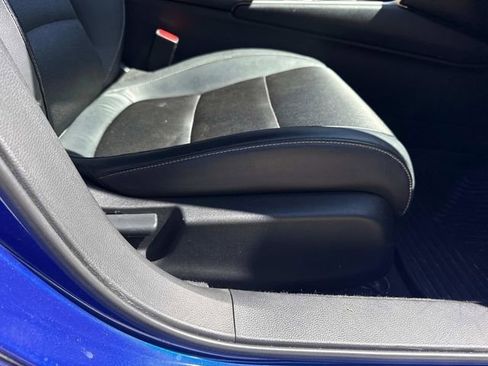 Used 2018 Honda Accord Sport image 16