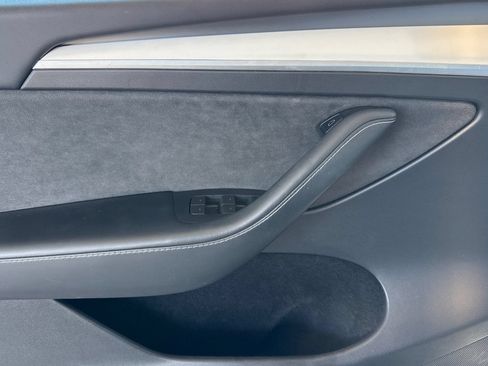 Used 2023 Tesla Model Y Performance AWD/4WD image 17
