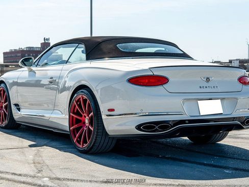 Used 2020 Bentley Continental GT V8 image 20