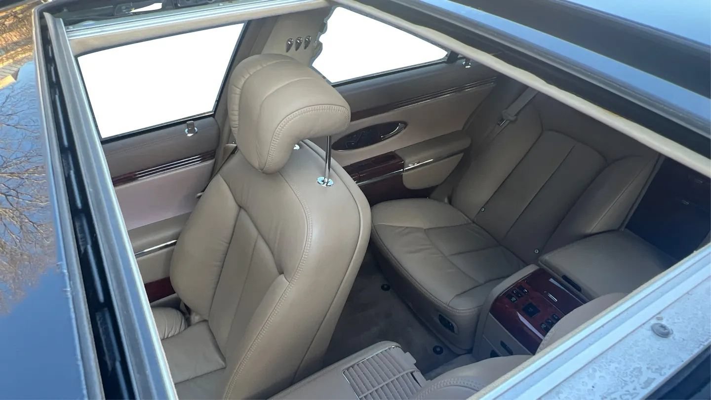 Used 2004 Maybach 57 RWD image 16