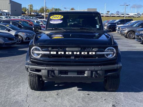 Used 2024 Ford Bronco Outer Banks image 2