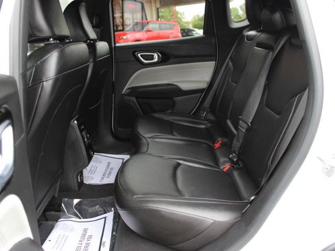 Used 2025 Jeep Compass Limited AWD/4WD image 15
