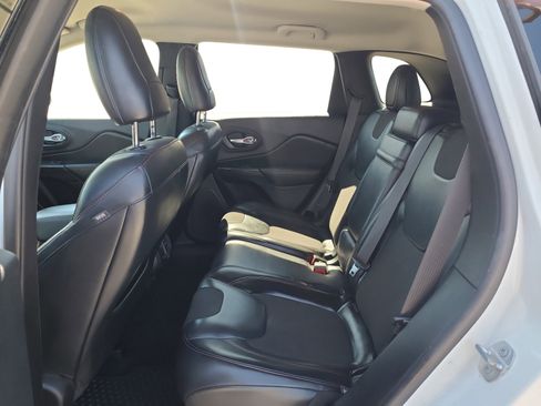 Used 2015 Jeep Cherokee Trailhawk AWD/4WD image 23