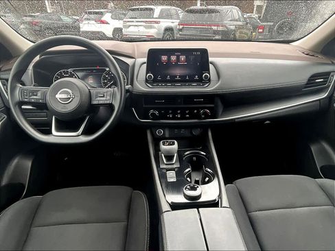 Used 2023 Nissan Rogue S image 21