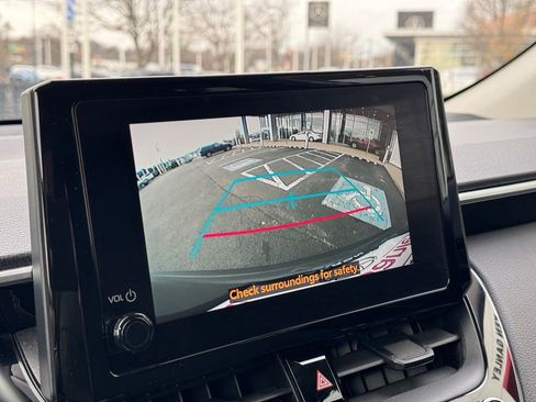 Used 2023 Toyota Corolla Cross LE image 44