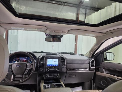 Used 2021 Ford Expedition Limited image 13