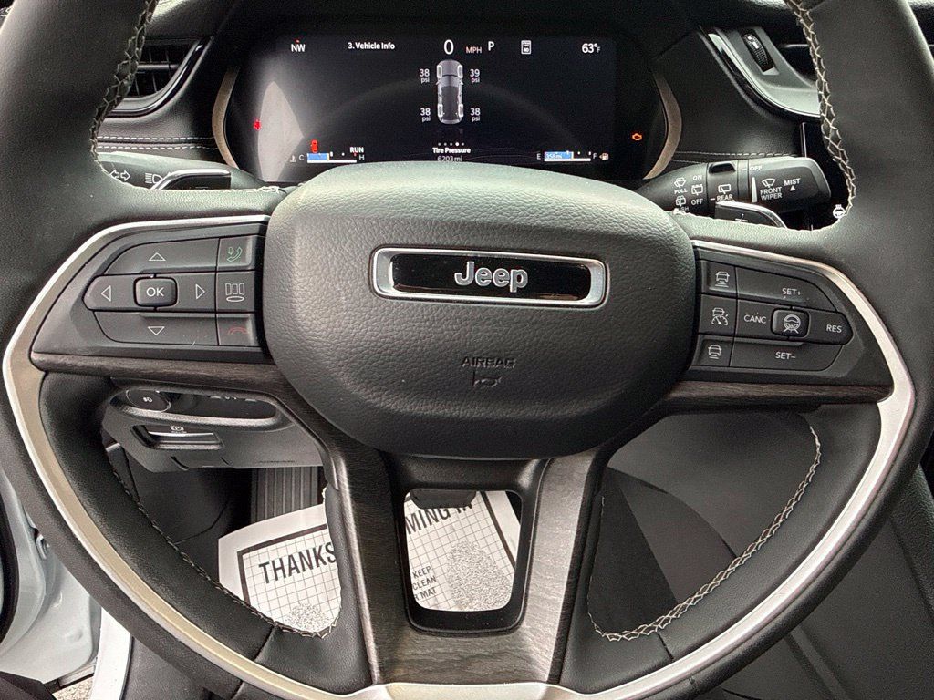 Used 2026 Jeep Grand Cherokee Limited AWD/4WD image 26