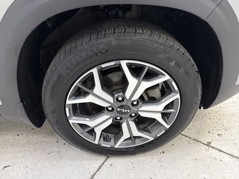 Used 2023 Kia Seltos EX image 32
