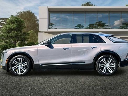 Certified 2024 Cadillac Lyriq Luxury image 7