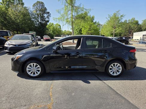 Certified 2024 Toyota Corolla LE w/ LE Convenience Package image 8