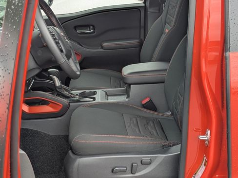 Used 2025 Nissan Frontier Pro-X RWD image 10