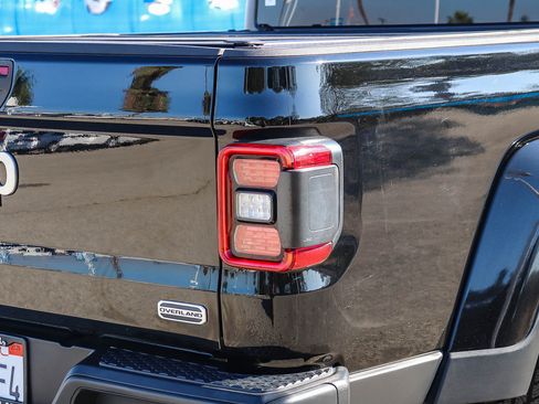 Used 2021 Jeep Gladiator Overland w/ Popular Equipment Package image 11