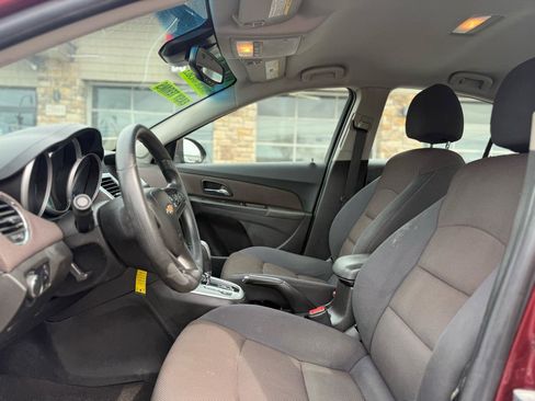 Used 2015 Chevrolet Cruze LT w/ Enhanced Safety Package FWD image 11