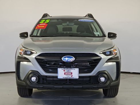 Used 2025 Subaru Outback Premium image 4