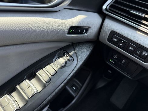 Used 2018 Honda Accord Touring image 32