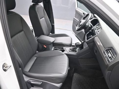 Used 2023 Volkswagen Tiguan SE R-Line FWD image 27