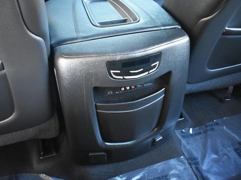 Used 2015 Cadillac Escalade Premium AWD/4WD image 44