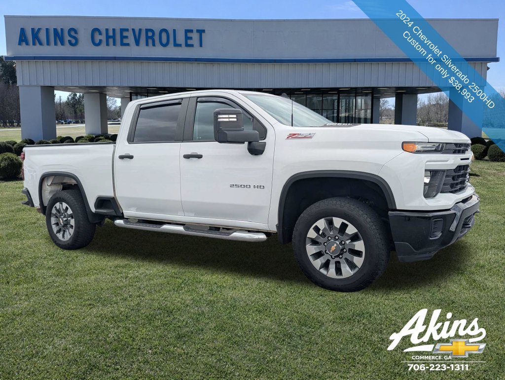 Used 2024 Chevrolet Silverado 2500 Custom w/ Custom Convenience Package AWD/4WD image 2