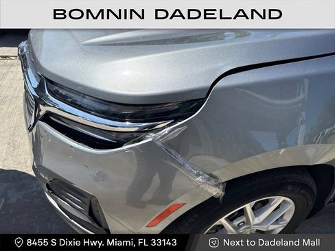 Used 2023 Chevrolet Equinox LS FWD image 2