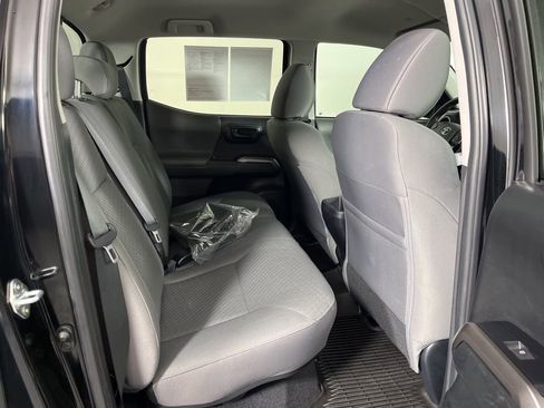 Used 2022 Toyota Tacoma SR5 image 8