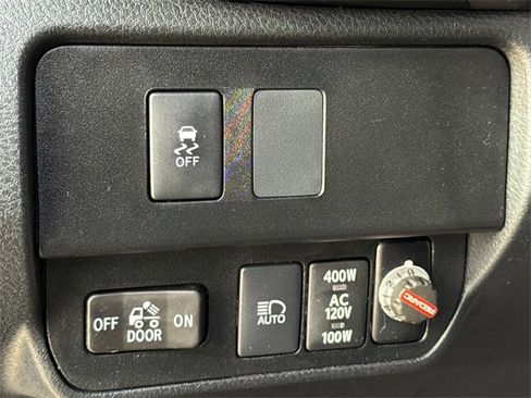 Used 2022 Toyota Tacoma TRD Sport w/ Technology Package image 21