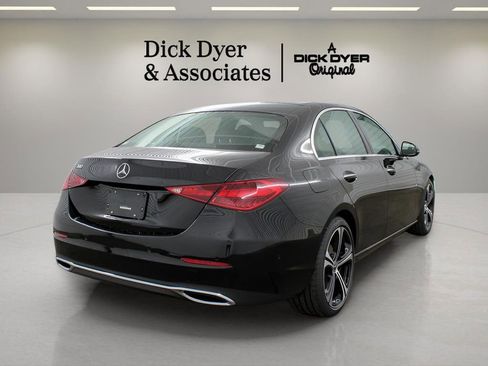 Used 2025 Mercedes-Benz C 300 Sedan image 6