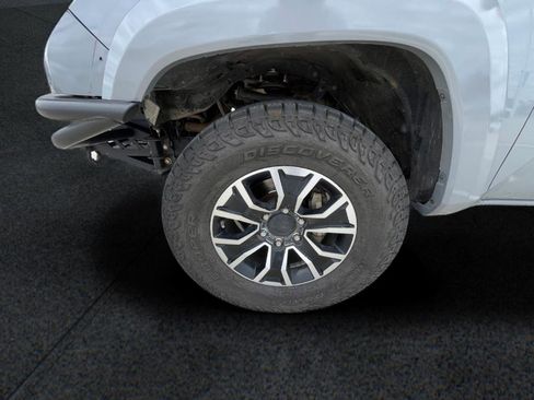 Used 2021 Toyota Tacoma TRD Sport w/ Technology Package AWD/4WD image 11