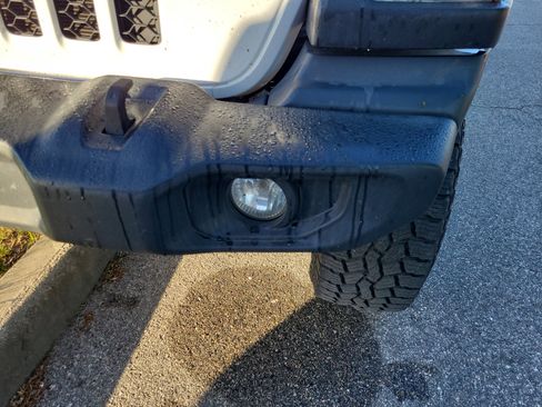 Used 2020 Jeep Gladiator Sport w/ Quick Order Package 24S image 3