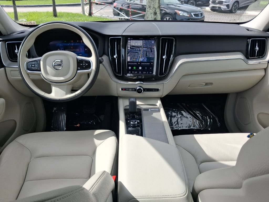 Used 2023 Volvo XC60 B5 Plus w/ Climate Package AWD/4WD image 9