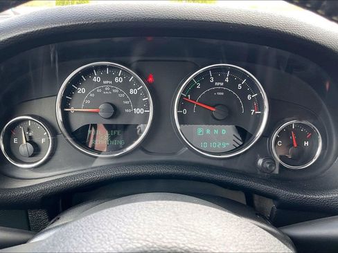 Used 2018 Jeep Wrangler Sport AWD/4WD image 16