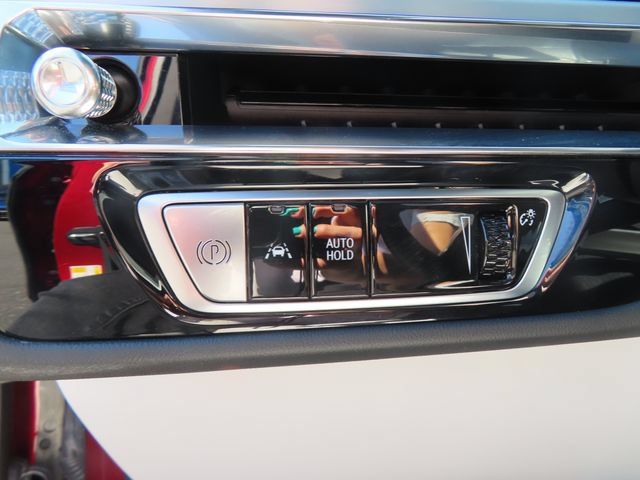 Used 2024 Cadillac Lyriq Sport w/ LPO, Floor Liner Package AWD/4WD image 38