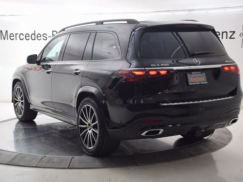 Used 2026 Mercedes-Benz GLS 450 4MATIC image 4