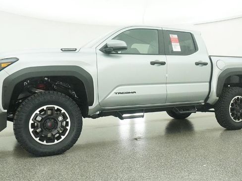 New 2026 Toyota Tacoma TRD Off-Road AWD/4WD image 17