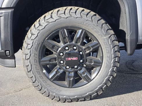 New 2026 GMC Sierra 2500 AT4 w/ AT4 Premium Plus Package image 9