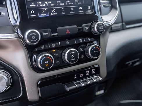 Used 2022 RAM 1500 Laramie AWD/4WD image 21