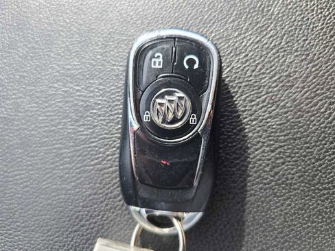 Used 2019 Buick Regal Preferred image 21