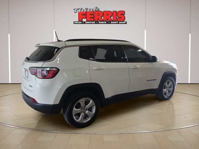 Used 2019 Jeep Compass Latitude w/ Cold Weather Group AWD/4WD image 5