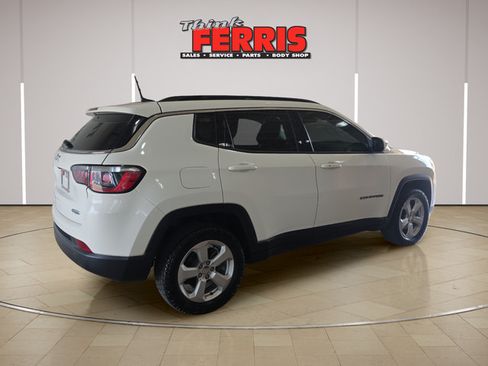 Used 2019 Jeep Compass Latitude w/ Cold Weather Group AWD/4WD image 5