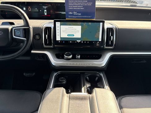 Certified 2025 Ford Expedition Platinum AWD/4WD image 19