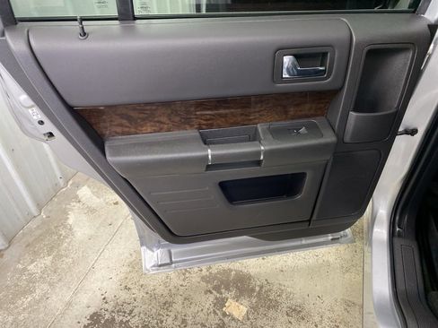 Used 2018 Ford Flex Limited image 28