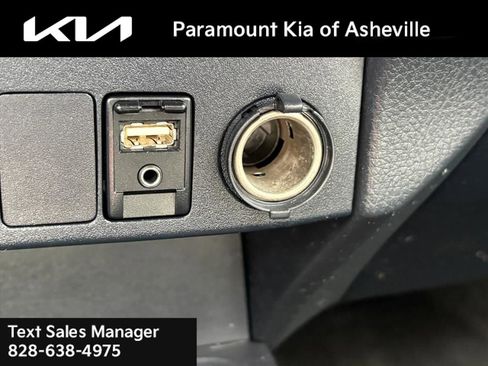 Used 2015 Toyota RAV4 LE image 13