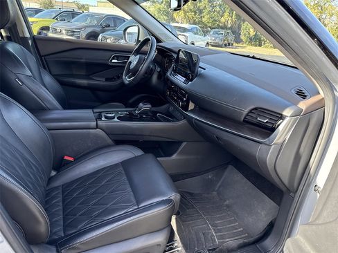 Certified 2021 Nissan Rogue Platinum image 19