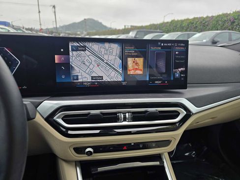 Used 2023 BMW 330i Sedan w/ Premium Package image 27