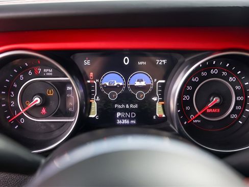 Used 2021 Jeep Gladiator Rubicon image 12