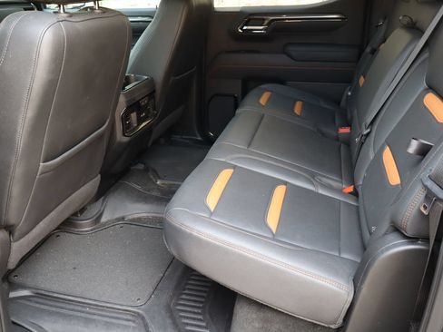 Used 2022 GMC Sierra 1500 AT4 w/ AT4 Preferred Package AWD/4WD image 5